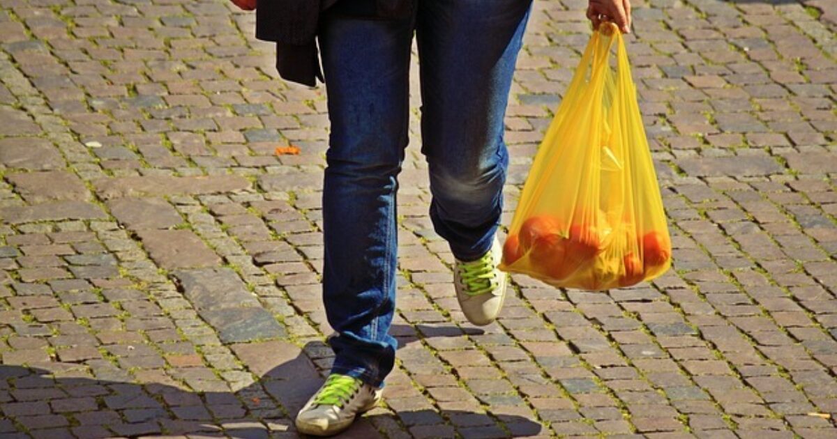 10p Bag Charge to Be Extended to Small Retailers in… Smartbags
